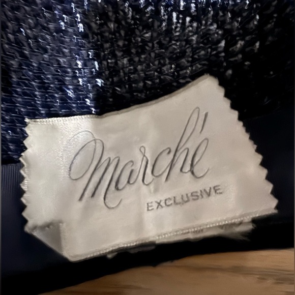 Vintage navy woven hat with velvet bow and trim. - Picture 4 of 11